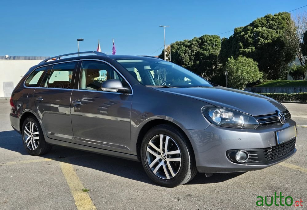 2010' Volkswagen Golf Variant photo #4