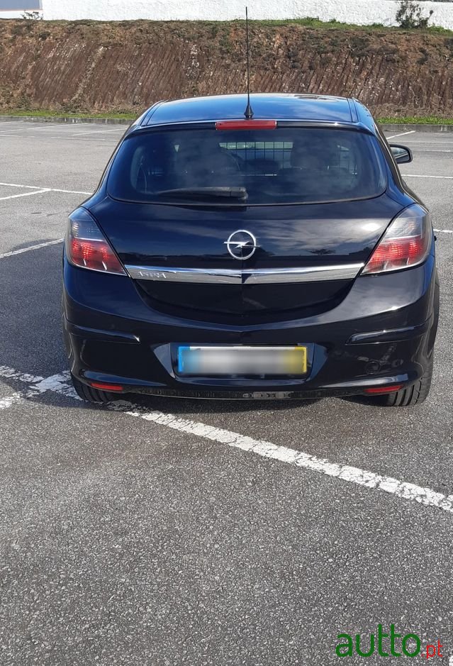 2008' Opel Astra Gtc 1.3 Cdti photo #6