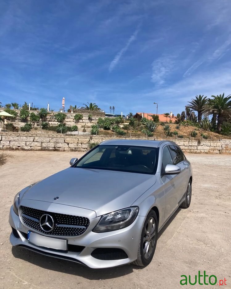2018' Mercedes-Benz Classe C photo #3