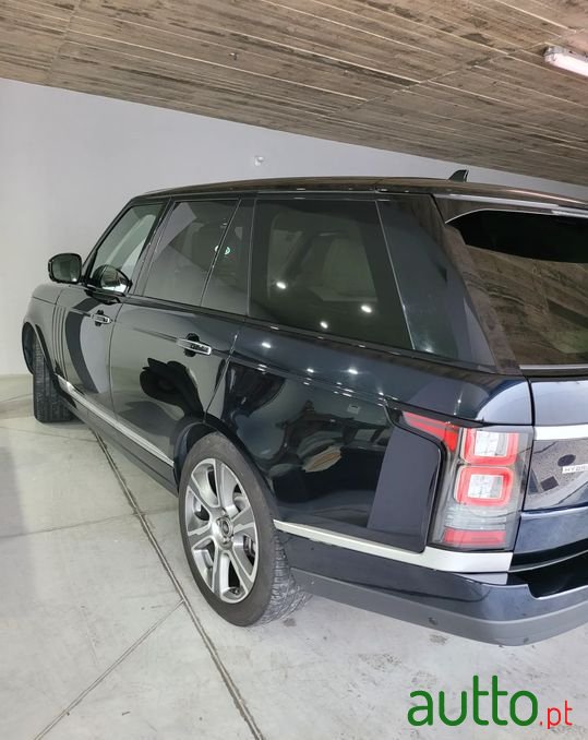 2016' Land Rover Range Rover photo #2