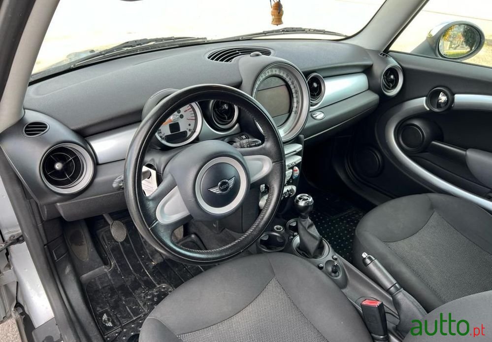 2009' MINI Cooper D photo #6