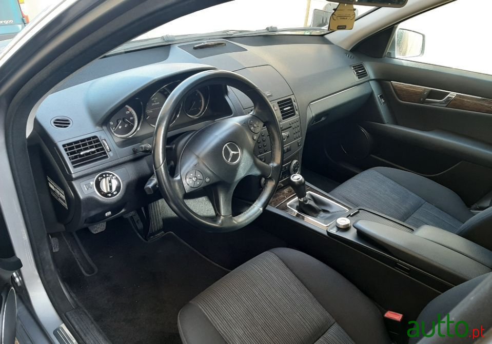 2009' Mercedes-Benz C-220 photo #4