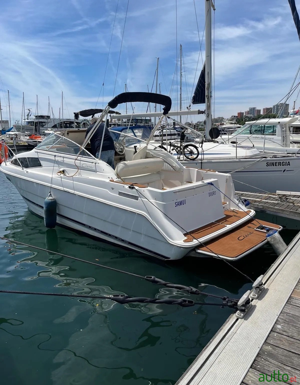 2000' Maxum Ciera 2655 photo #1