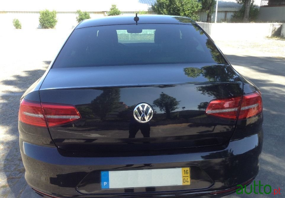 2016' Volkswagen Passat photo #4