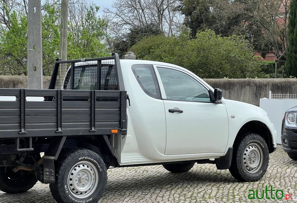 2015' Mitsubishi L200 photo #3