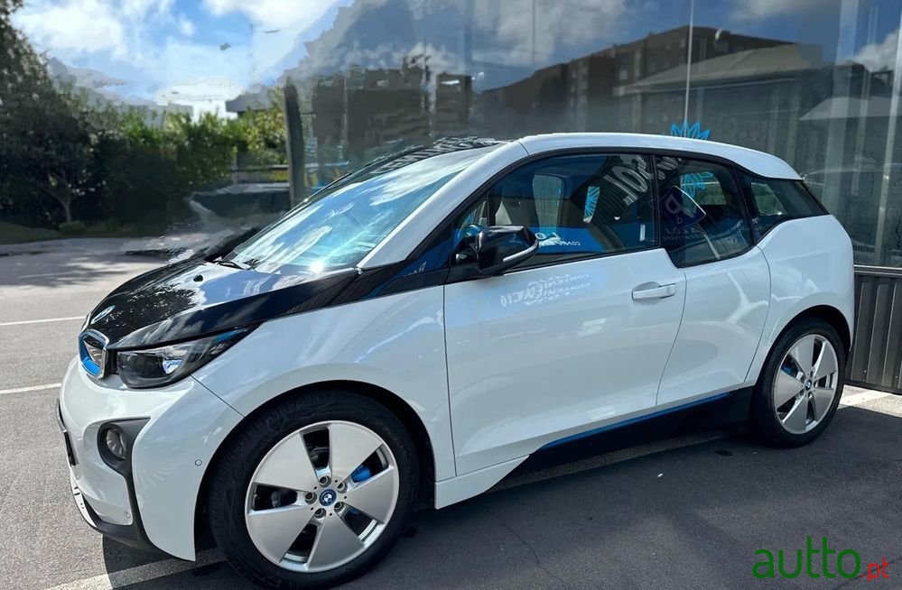 2016' BMW Série I (60 Ah) photo #1