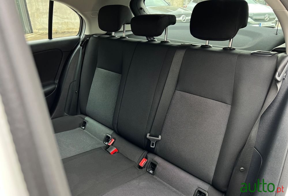 2018' Mercedes-Benz Classe A D 7G-Dct Style photo #6