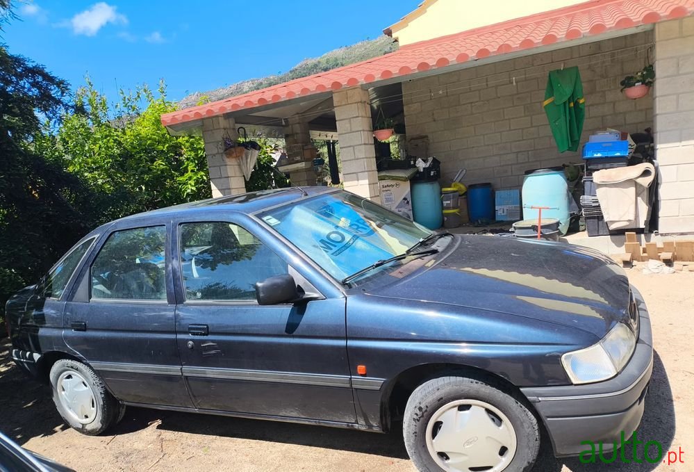 1993' Ford Escort 1.3 Cl photo #3