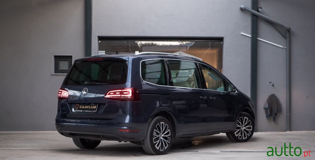 2016' Volkswagen Sharan photo #4