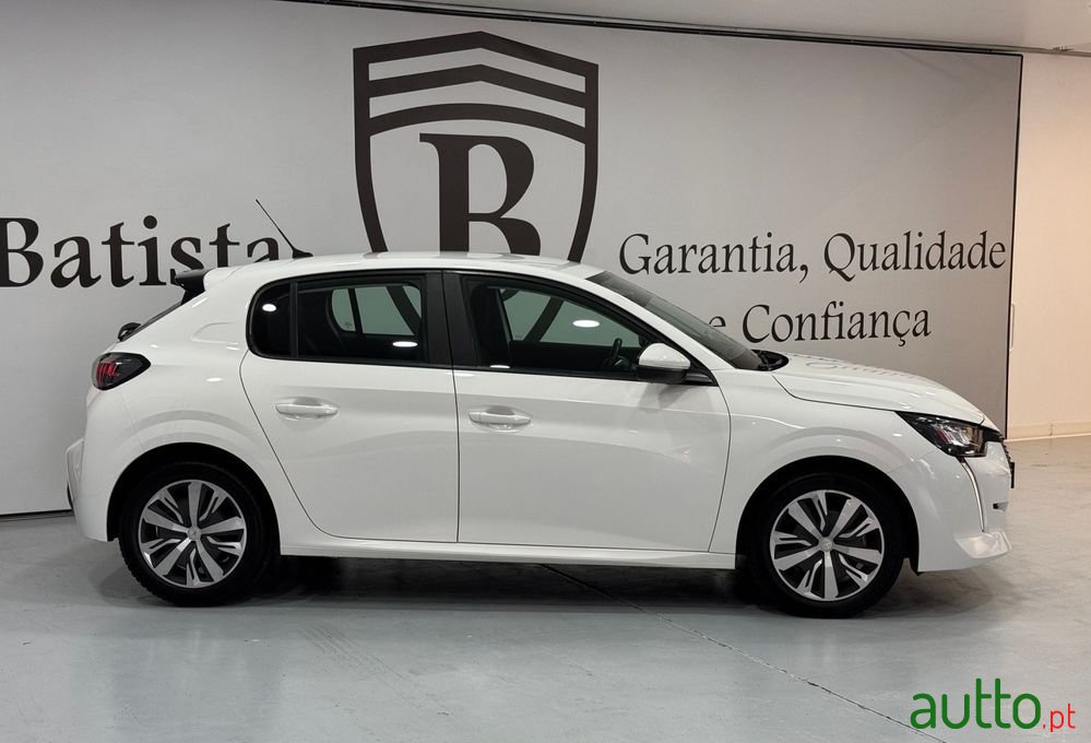 2020' Peugeot 208 photo #5