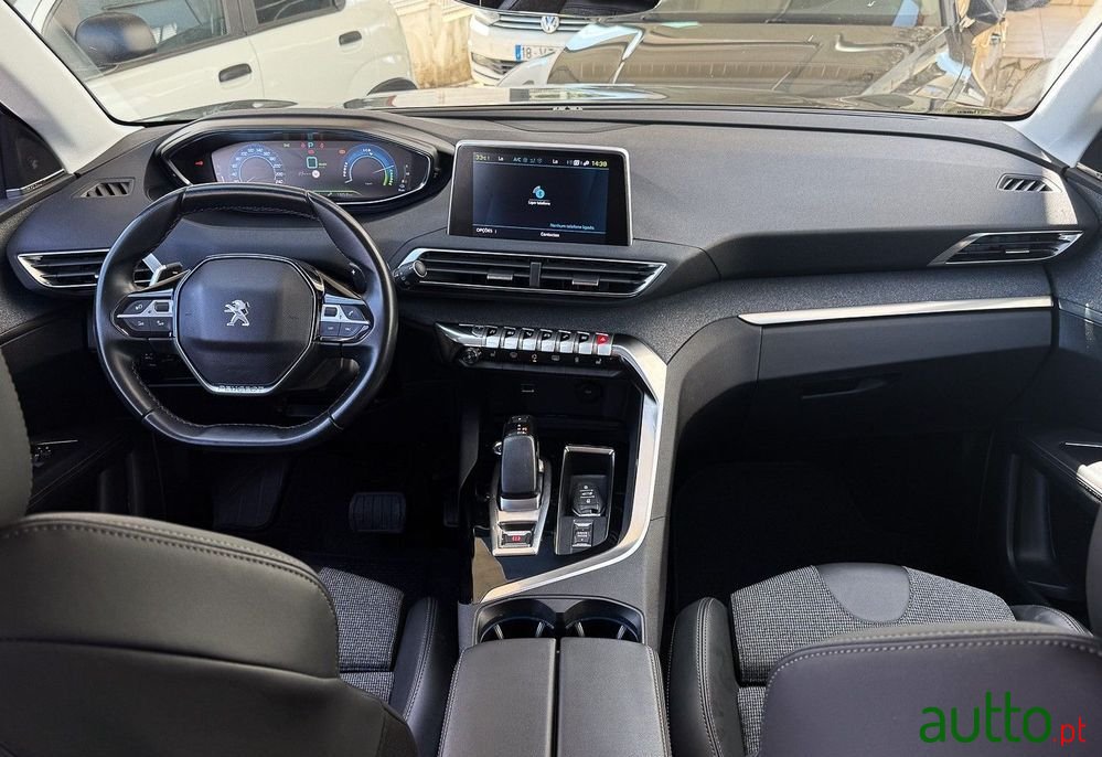 2020' Peugeot 3008 photo #4