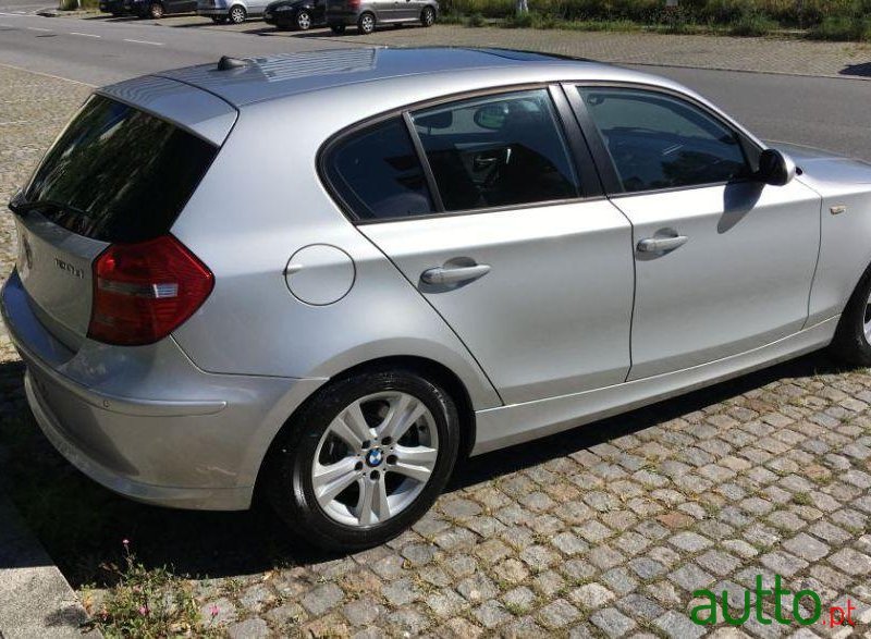 2007' BMW 120 120 D photo #2