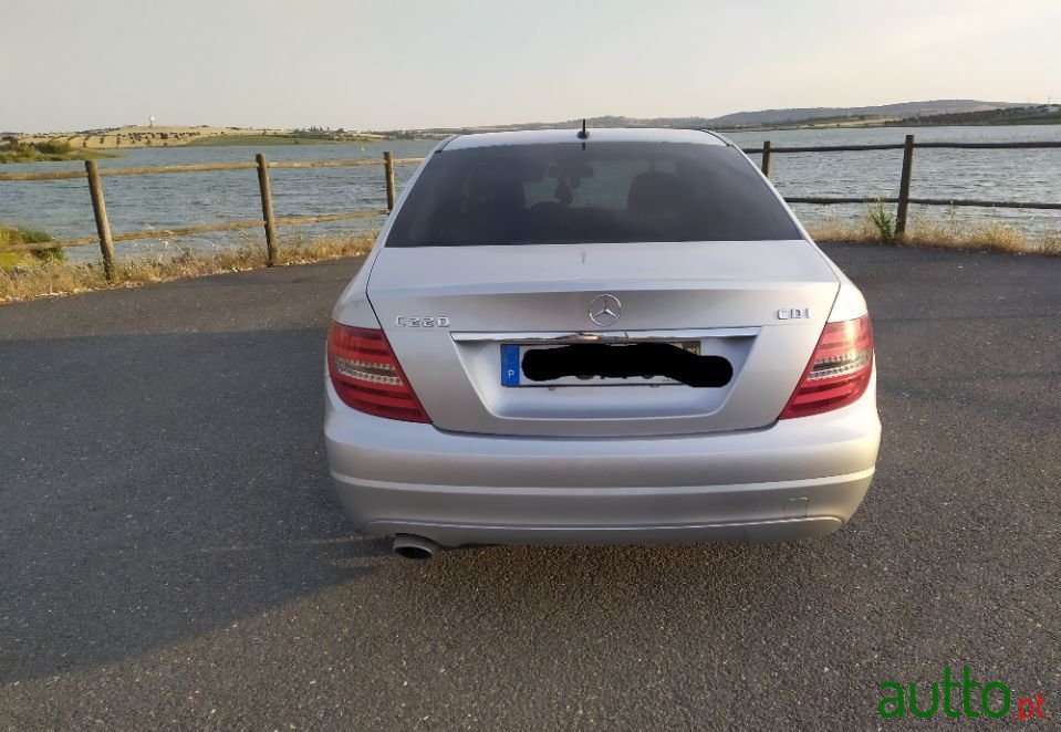 2013' Mercedes-Benz C-220 photo #3