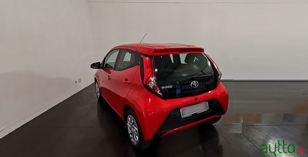 2021' Toyota Aygo photo #2