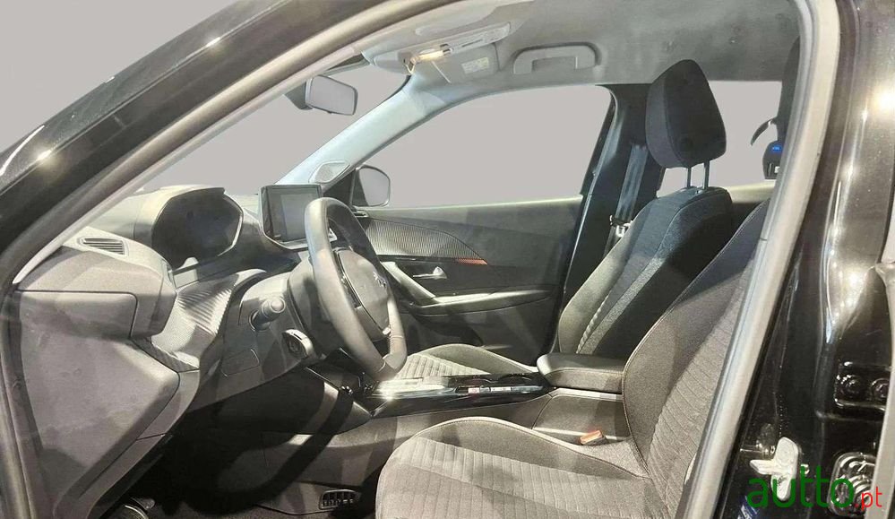 2022' Peugeot e-2008 Active photo #4