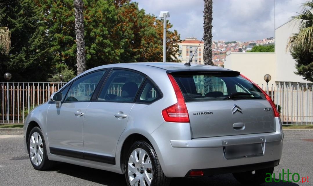 2008' Citroen C4 photo #2
