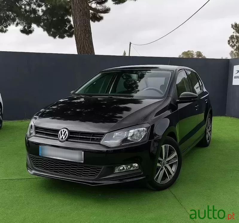 2010' Volkswagen Polo photo #3