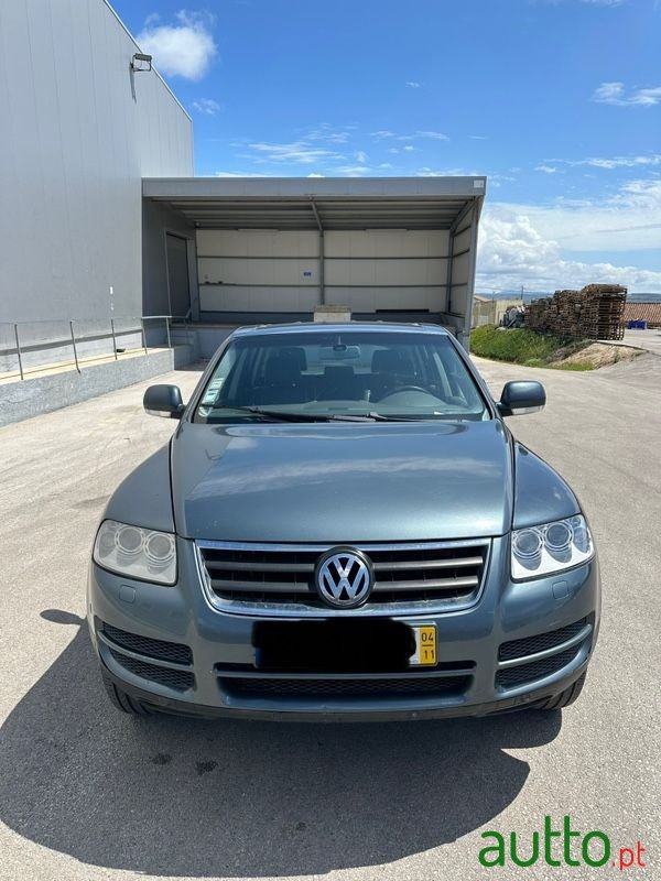 2004' Volkswagen Touareg photo #3