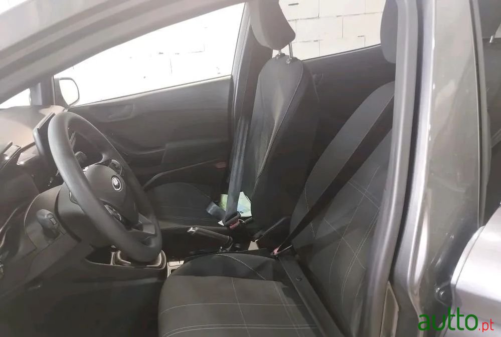 2021' Ford Fiesta photo #3