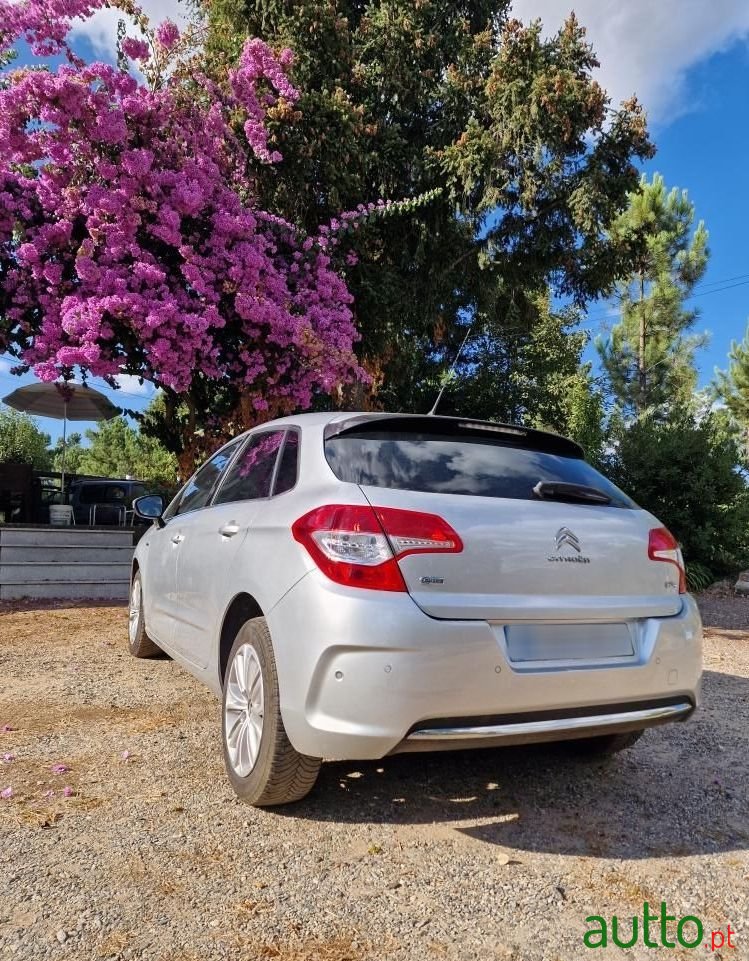 2014' Citroen C4 photo #2