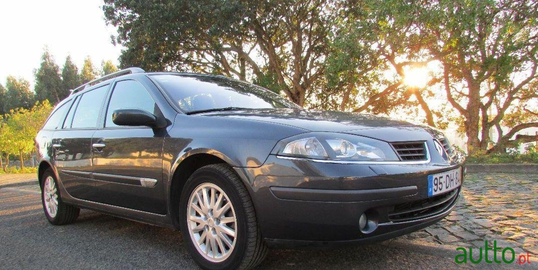 2007' Renault Laguna Break photo #4