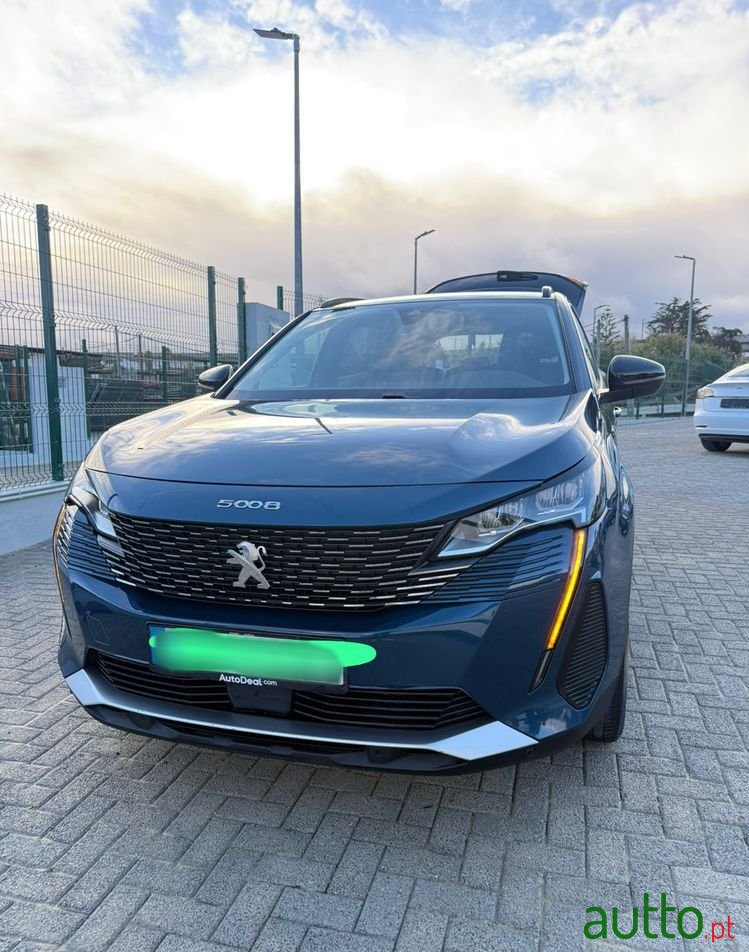 2022' Peugeot 5008 photo #1