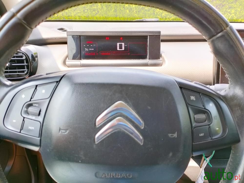 2015' Citroen C4 Cactus photo #4