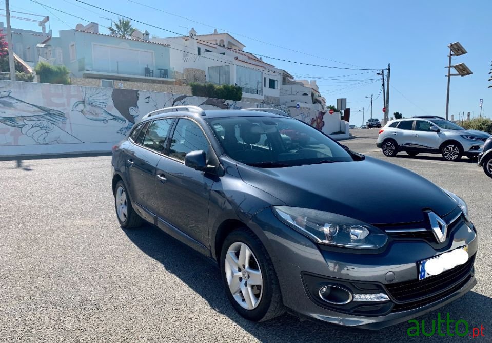 2015' Renault Megane Sport Tourer photo #2