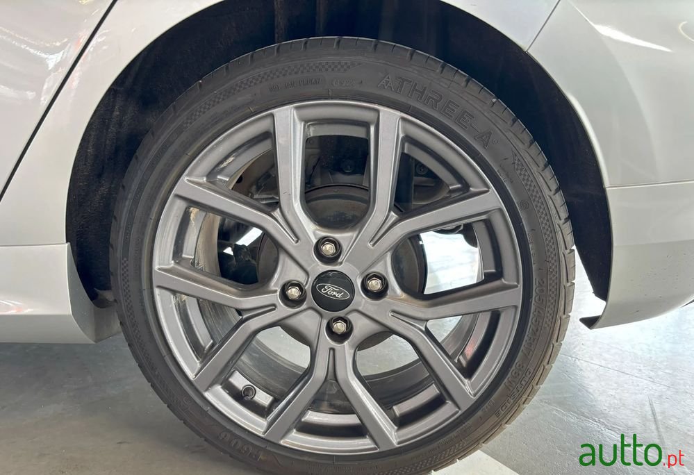 2022' Ford Fiesta St-Line photo #4