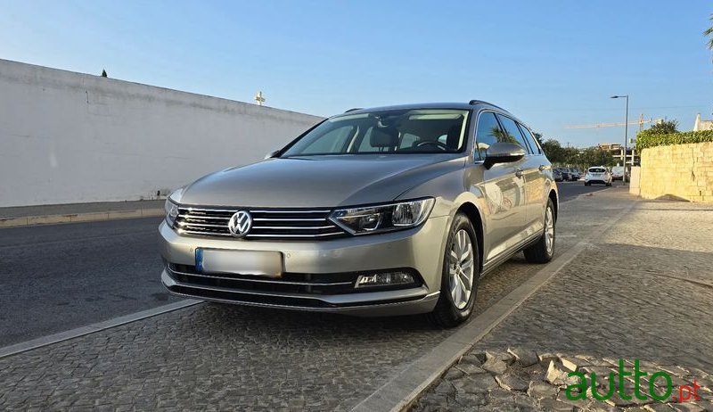 2017' Volkswagen Passat Variant photo #2