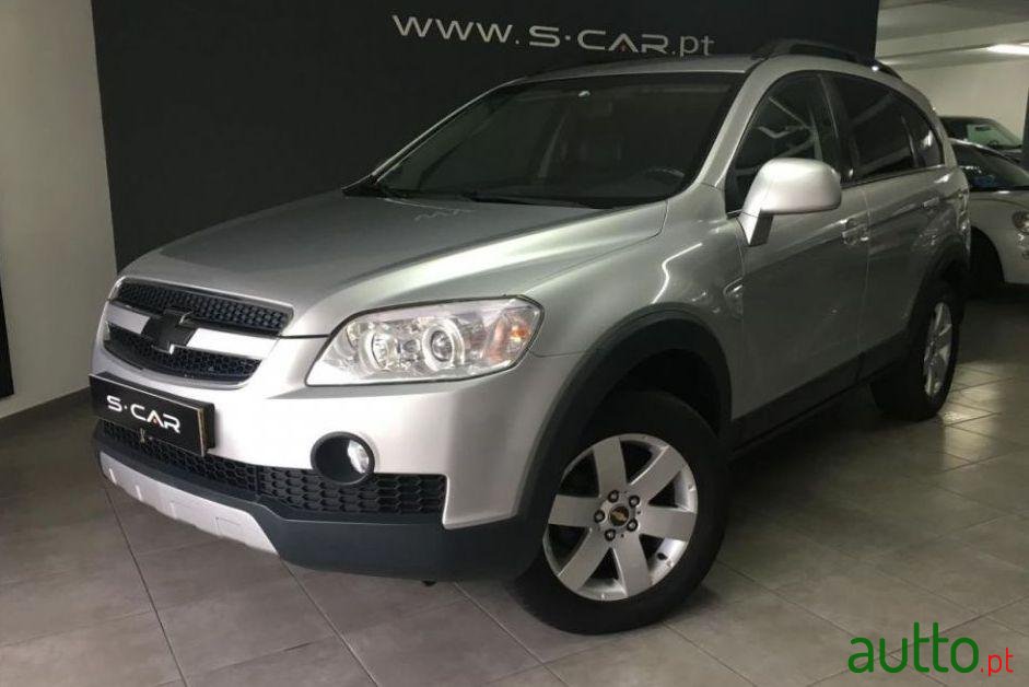 2007' Chevrolet Captiva 2.0 Vcdi Seven photo #1