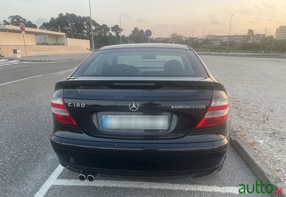 2004' Mercedes-Benz Classe C photo #4