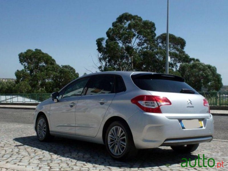 2012' Citroen C4 photo #2