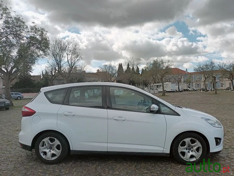 2011' Ford C-MAX photo #3
