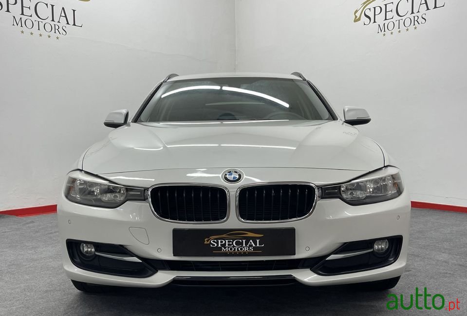 2013' BMW 320 photo #2