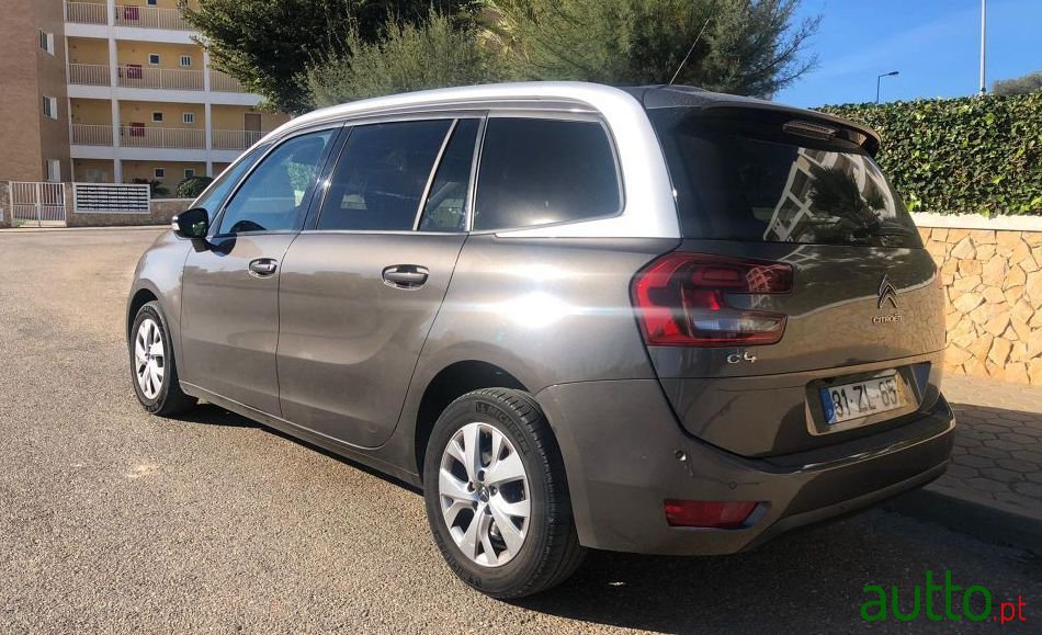 2016' Citroen C4 Grand Picasso photo #3