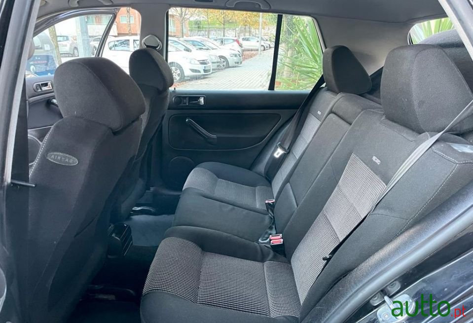 2000' Volkswagen Golf photo #6