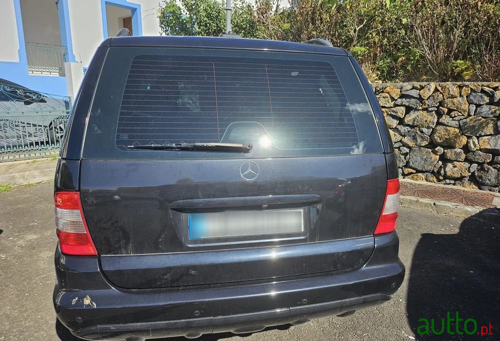 2001' Mercedes-Benz Classe M Standard photo #3