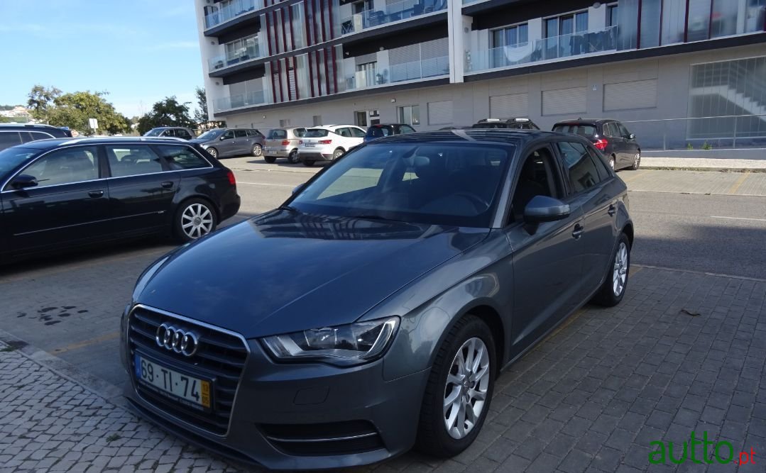 2013' Audi A3 Sportback photo #1