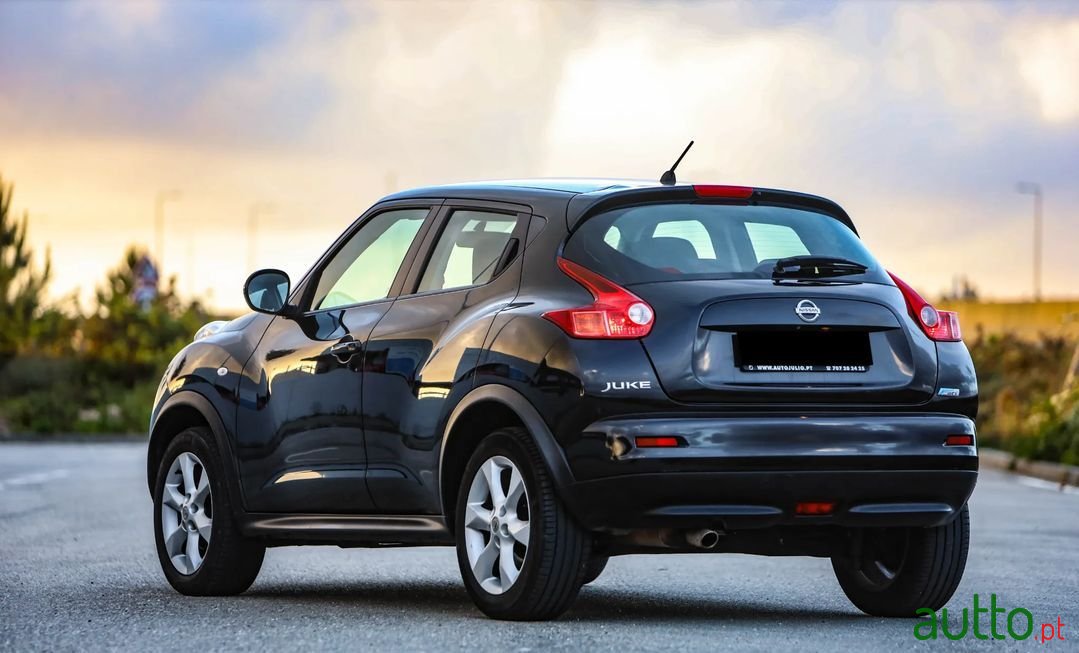 2011' Nissan Juke photo #2