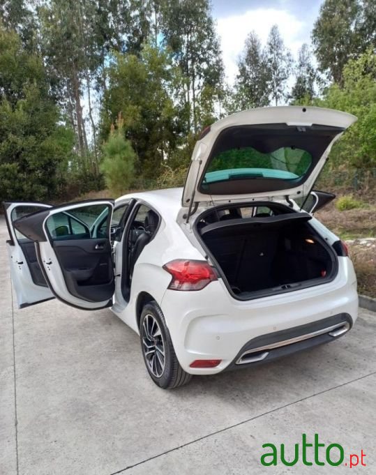 2016' DS Automobiles Ds4 photo #1