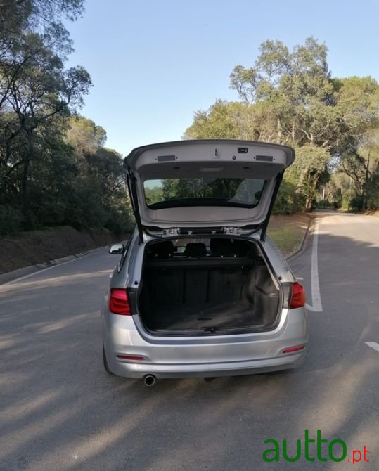 2017' BMW 318 photo #5