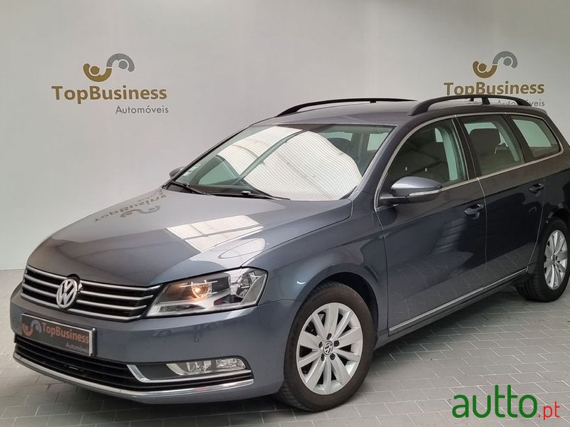 2014' Volkswagen Passat Variant photo #3