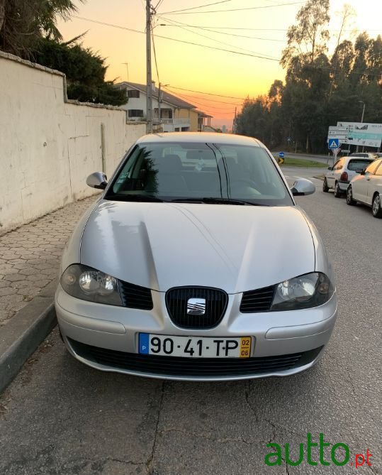 2002' SEAT Ibiza photo #1