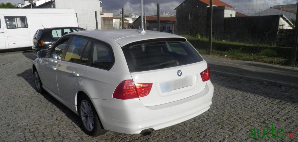 2010' BMW Série 3 D photo #3