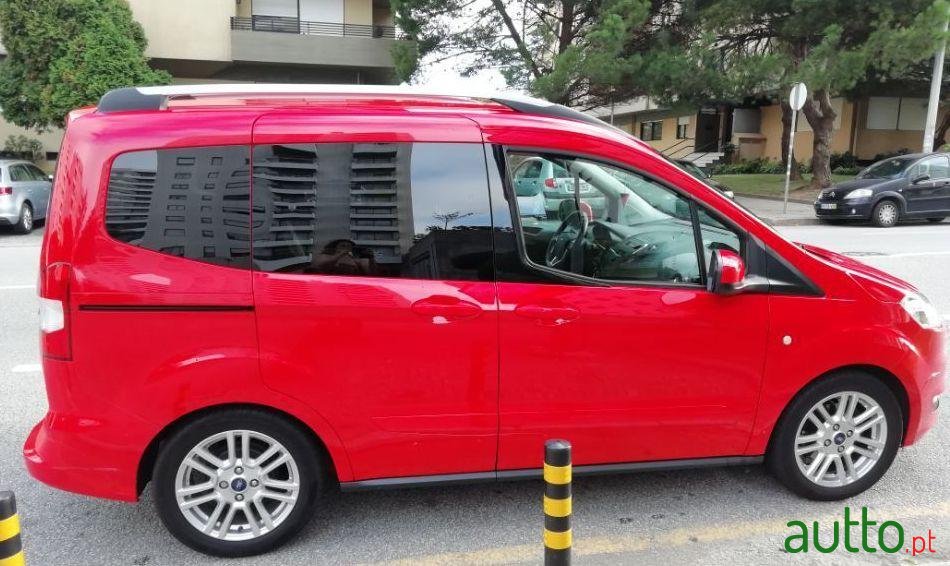 2017' Ford Tourneo Courier photo #2