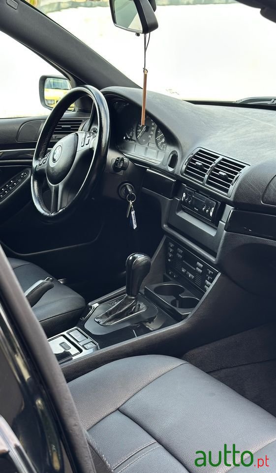 2002' BMW Série 5 Da Touring photo #5