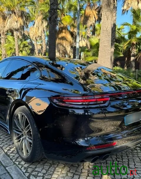 2018' Porsche Panamera 4 E-Hybrid photo #6