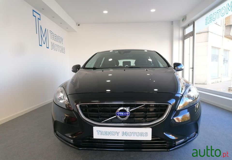 2013' Volvo V40 photo #2