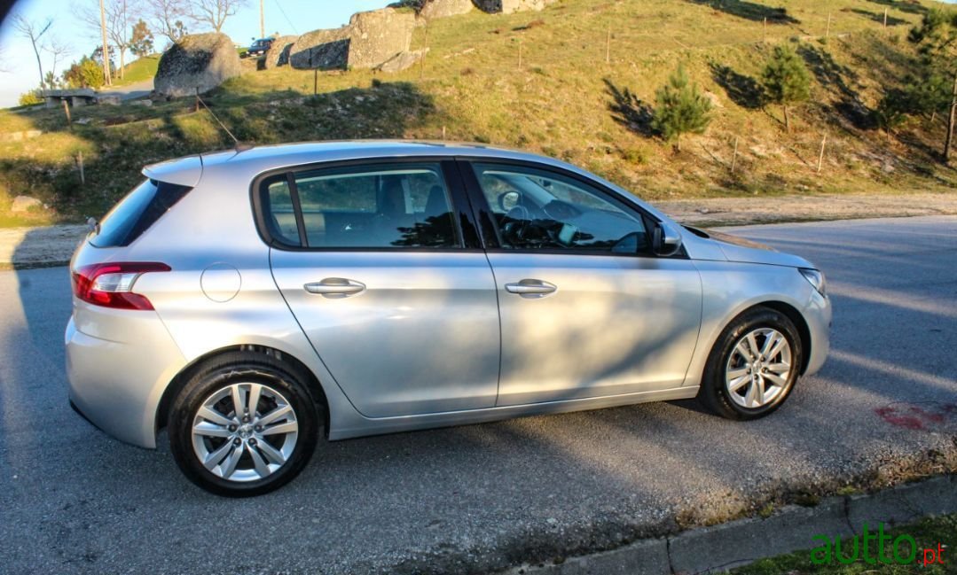 2016' Peugeot 308 photo #6